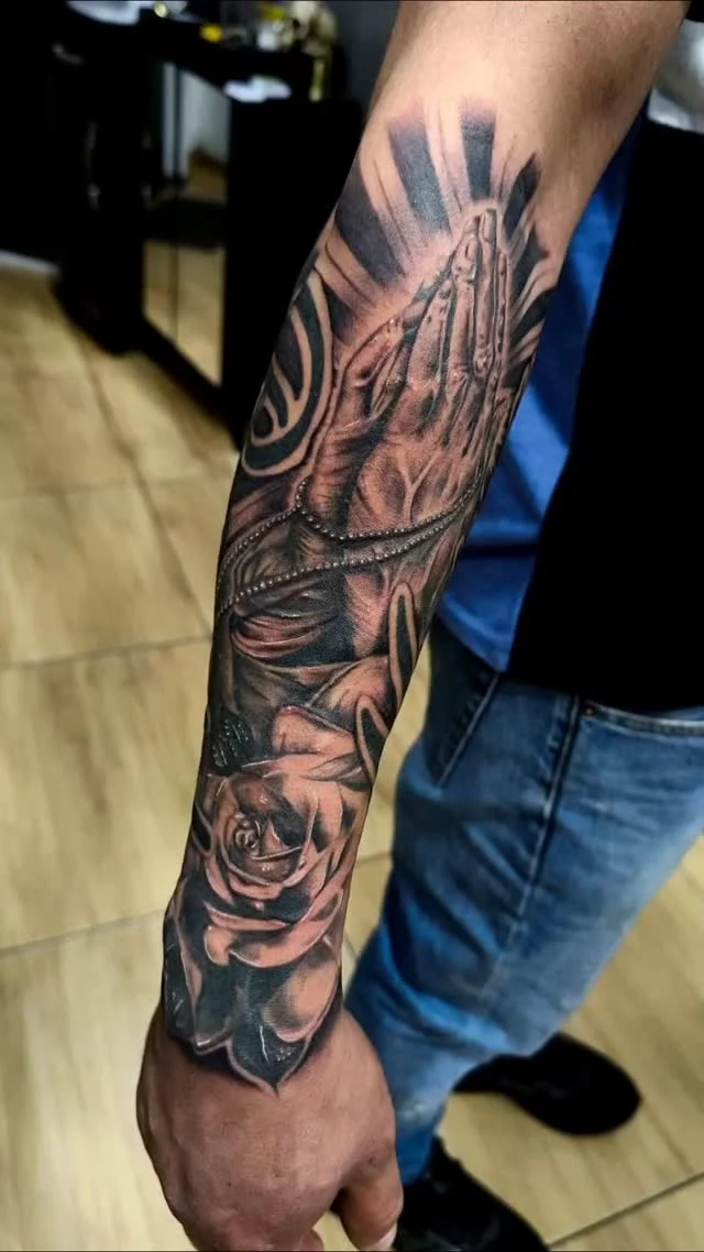 Tattoo do Brendo! 👑🔥®️
.
Gratidão por produzir ARTE 🕉️ 
.
.
#tattoo #tattoopage #tattooideas #tattoophoto #tatuador #ink #inked #renanrea #kingstattoo #tattoolovers #tattoovideo