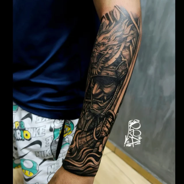 Primeira sessão desse projeto Exclusivo do Alan! 👑®️🔥
.
Gratidão por produzir ARTE 🕉️ 
.
.
#tattoo #tatuagem #tatuador #ink #fy #inked #foryou #tattooideas #tattoophoto #samurai #kingstattoo #renanrea